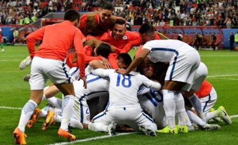 فرحة لاعبي تشيلي