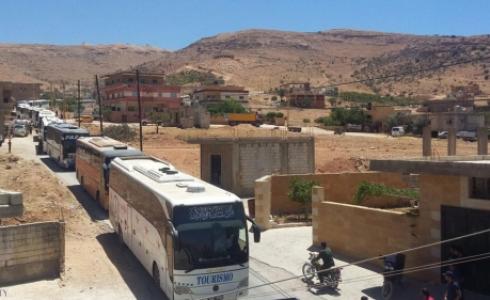 قافلات النازحين والمسلحين في عرسال