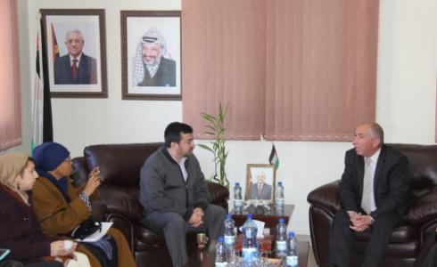الزعتري برفقة أحد الوفود