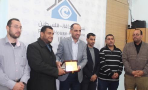 وفد من المقاومة الشعبية يزور بيت الصحافة