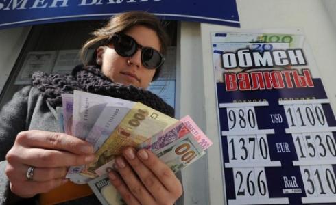 هبوط الأسم الآسيوية والنفط الإيراني أسهما في تراجع الروبل