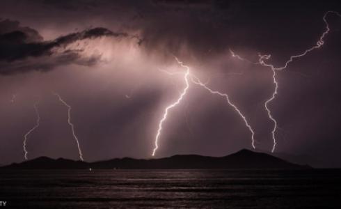 الصاعقة امتدت على مسافة 200 ميل تقريبا