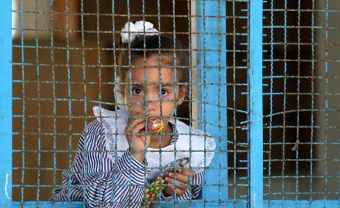 طفلة فلسطينية في أحد مدارس الاونروا في غزة