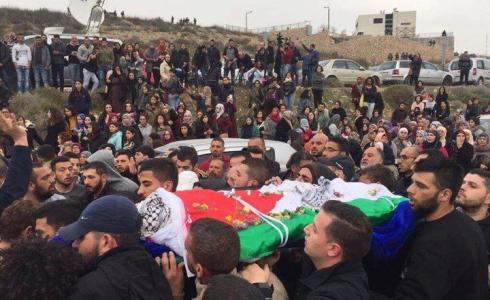 آلاف الفلسطينين يشيعون جثمان الشهيد باسل مصطفى إبراهيم