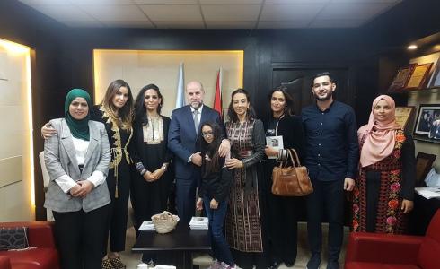 الهباش يستقبل وفدا شعبياً تونسياً يزور فلسطين