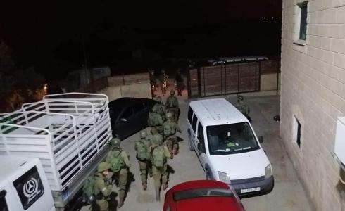 اعتقال فتى من منزله في رام الله