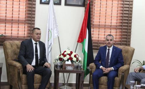 غرفة محافظة الخليل تستقبل قيادة الامن الوقائي في الخليل