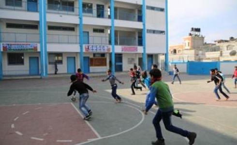 طلاب مدرسة