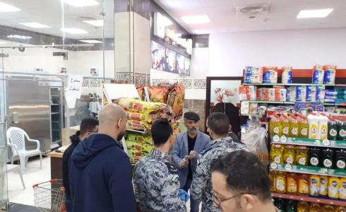 الضابطة الجمركية تتفقد الأسواق والمحال التجارية في ظل حالة الطوارئ