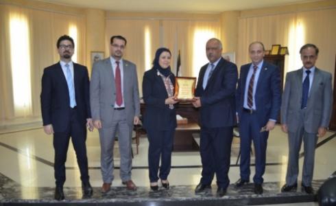 جامعة فلسطين تستقبل المدير الإقليمي لبنك القدس