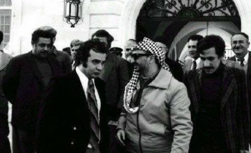 علي سلامة رفقة الرئيس الراحل ابو عمار