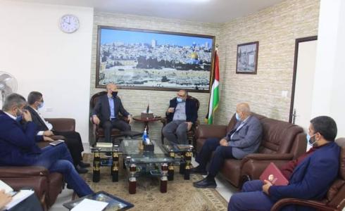 خلال لقاء بين الأشغال العامة في غزة ونائب مدير عمليات الغوث الدولية