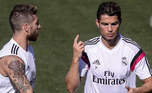 لاعبا ريال مدريد كريستيانو رونالدو وسيرجيو راموس 