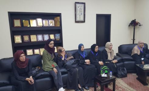 وداع حجاج اسر الشهداء إلى الديار الحجازية