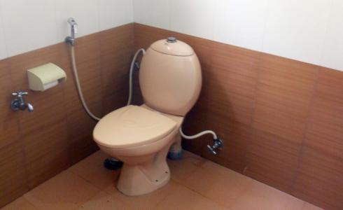 المرحاض في الهند - توضيحية -