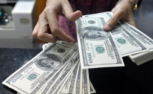 نقابة الموظفين تطالب بنكين في غزة بوقف الخصومات عن المواطنين