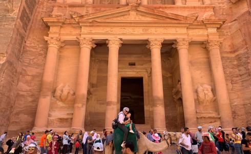 عدسة المصور عطية درويش ترصد جمال مدينة البتراء الاردنية
