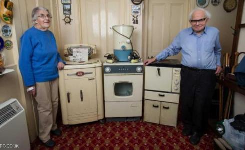 مسنان بريطانيان عاشا 60 عاما بنفس الأجهزة الكهربائية