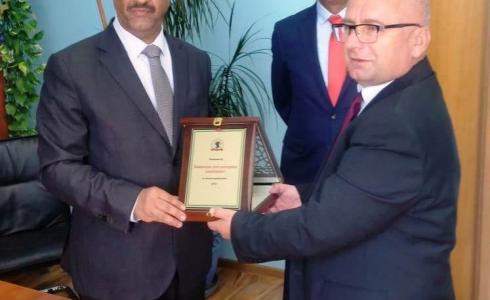 براك يوقع على مذكرة تعاون مع نظيره الروماني