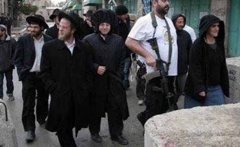 المستوطنون يقتحمون البلدة القديمةارشيف