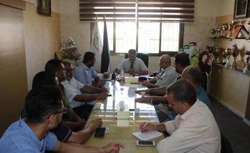 مدير تعليم الوسطى يستقبل وفداً في غزة