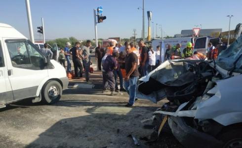 من مكان الحادث قرب قلنسوة