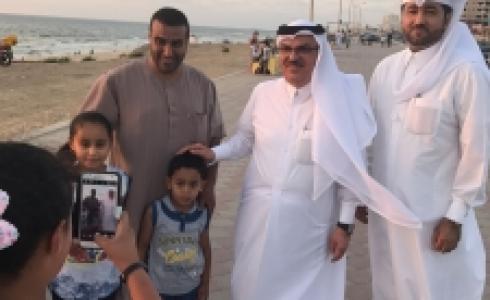 العمادي يتجول بغزة