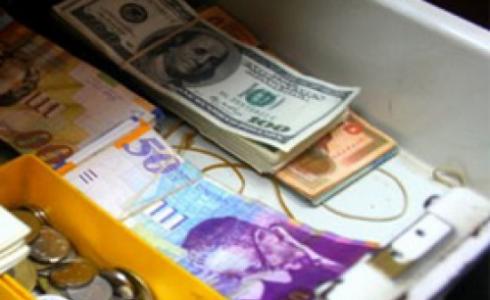 فارق العملة يوقع خسائر كبيرة 