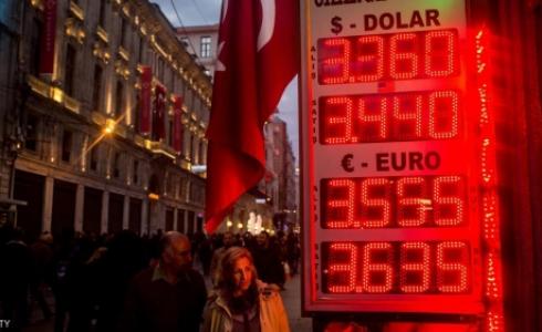 العملة التركية خسرت منذ مطلع العام حوالى 7 بالمئة من قيمتها مقابل الدولار،
