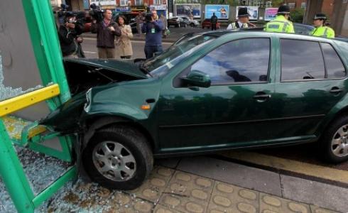 سجن شرطي بريطاني جنى ثروة من حوادث السير