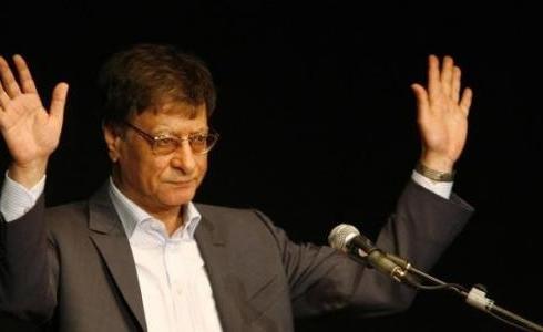 شاعر السوري يكشف سر صادم عن الشاعر محمود درويش