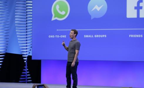 فيسبوك يعترف: اغلقنا حسابات وصفحات فلسطينية بطلب اسرائيلي