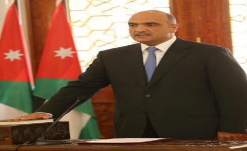 الملك يكلف بشر هاني الخصاونة بتشكيل حكومة جديدة