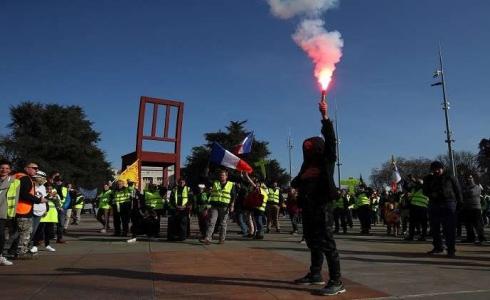 محتجون من حركة السترات الصفراء في باريس