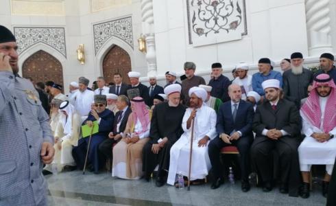 دولة عربية تعليق أداء صلاة الجماعة