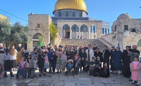 مئات المستوطنين يقتحمون المسجد الأقصى