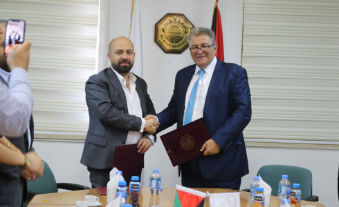 رئيس جامعة القدس عماد أبو كشك والرئيس التنفيذي لشركة سند للموارد الإنشائية