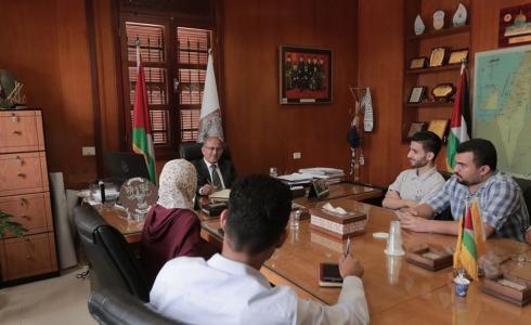 بلدية غزة تبحث سبل التعاون مع فريق "لسنا أرقاماً"