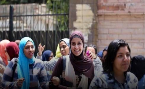 فرحة طالبات الثانوية العامة
