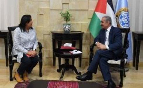 اشتية لدى استقباله نائب المدير التنفيذي لبرنامج الأغذية العالمي للأمم المتحدة