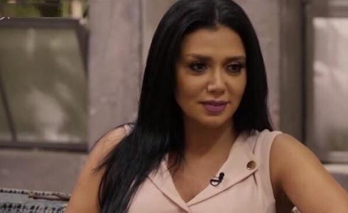 شاهد رانيا يوسف بالبكيني تثير جدلا واسعا