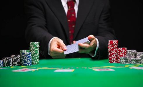 شخص يلعب القمار -تعبيرية-