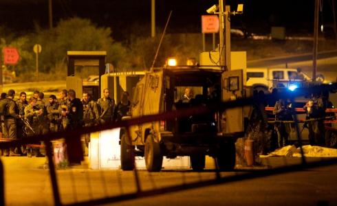 الاحتلال ينصب حاجزًا عسكريًا في قرية رمانة ويعلنها منطقة عسكرية مغلقة