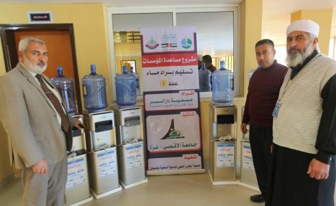 المجلس العلمي يوزع العديد من مشروع برادات الماء