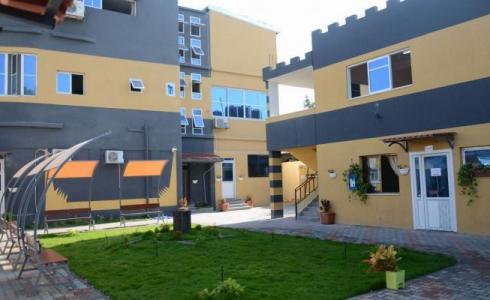 كلية العودة الجامعية خانيونس