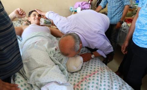 وفد قيادي من الجبهة الشعبية يتفقد جرحى مسيرات العودة في غزة