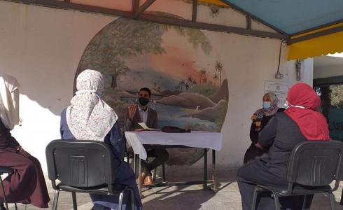 مدرسة ابن زيدون المشتركة بالوسطى تجتمع بمعلمات المرحلة الأساسية