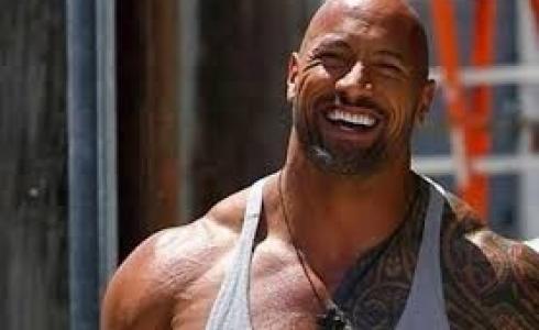 شاهد: ذا روك يفاجئ عروسين بإحياء حفل زفافهما بالمكسيك