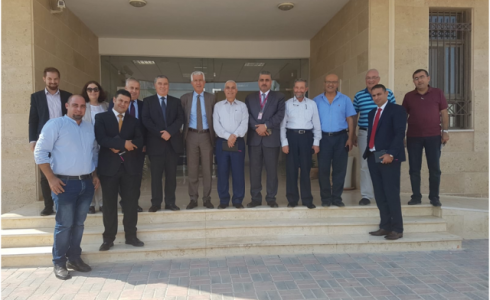 بنك فلسطين يزور منطقة أريحا الصناعية الزراعية ويناقش احتياجات المشاريع والمصانع العاملة فيها