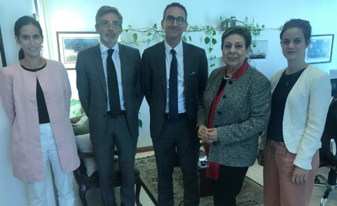 عشراوي تدعو فرنسا للاعتراف بالدولة الفلسطينية